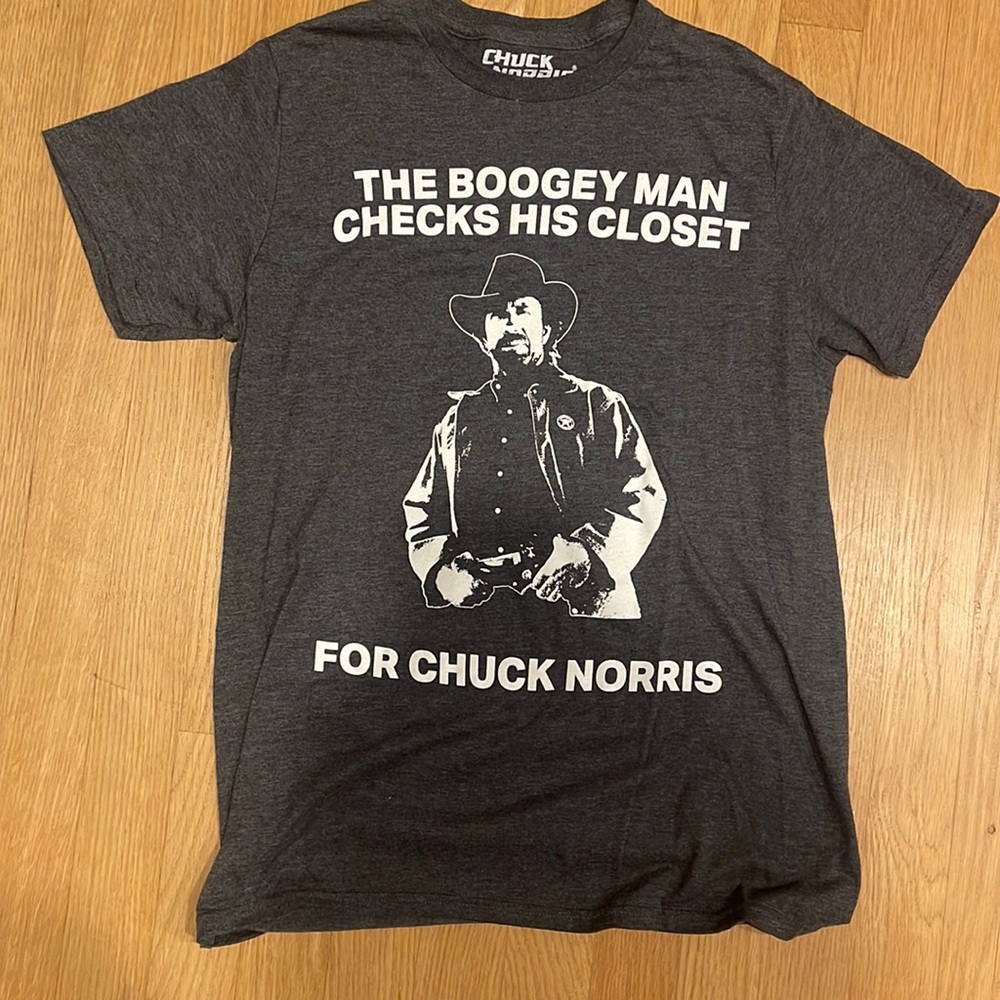 Chuck Norris tee size S